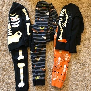 Lot of 3 size 3T carters Halloween jammies